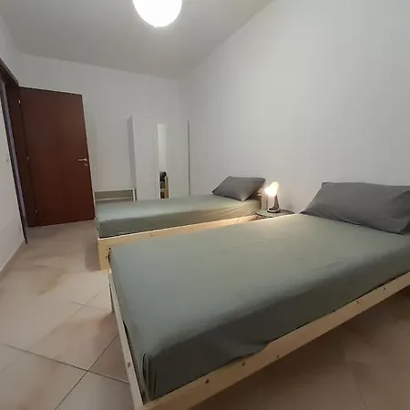 Apartment Casa Tellina, Ampia E Silenziosa Con Parcheggio E Dehor *