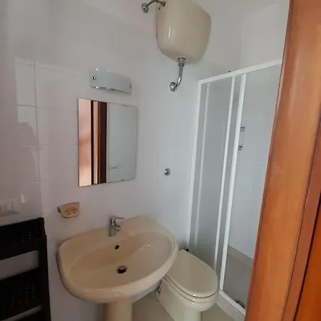 Apartment Casa Tellina, Ampia E Silenziosa Con Parcheggio E Dehor