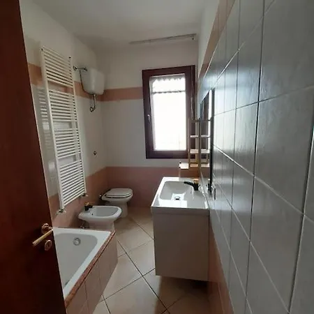 Casa Tellina, Ampia E Silenziosa Con Parcheggio E Dehor