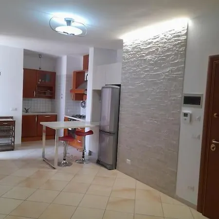 Apartment Casa Tellina, Ampia E Silenziosa Con Parcheggio E Dehor