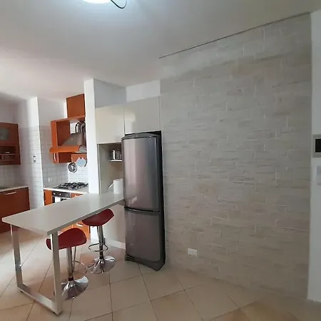 Casa Tellina, Ampia E Silenziosa Con Parcheggio E Dehor Apartman